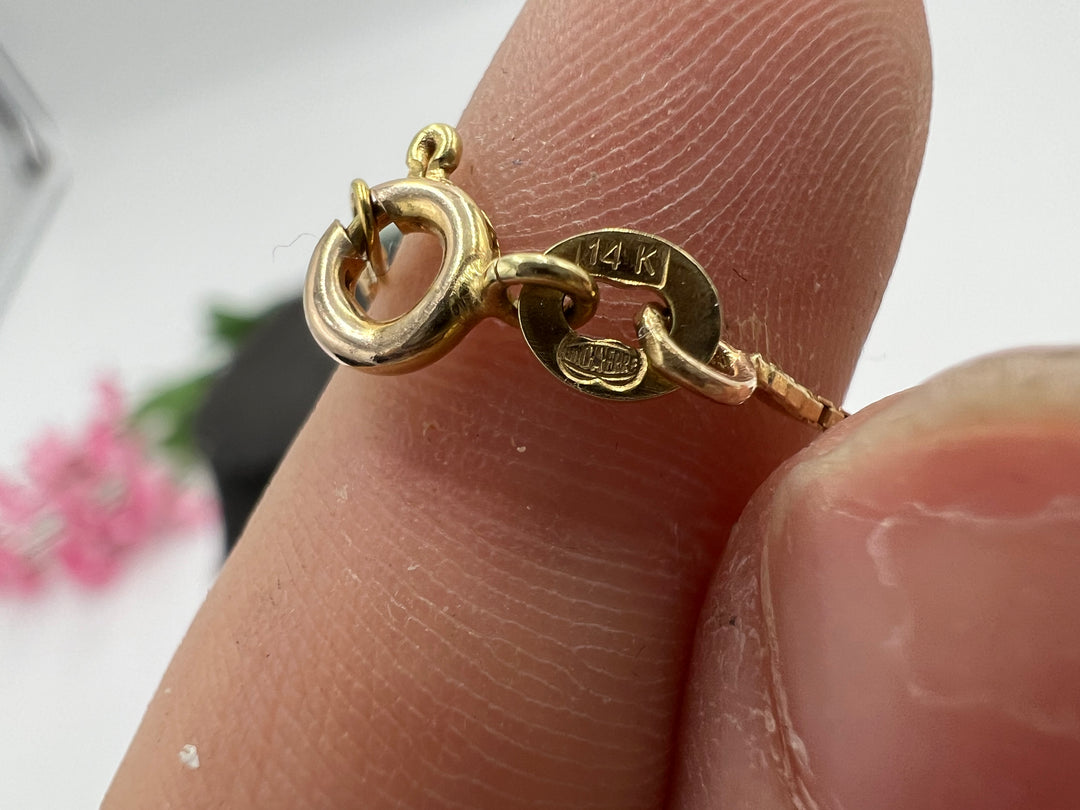 u170 Beautiful 14kt Yellow Gold 30 inch Box Chain Necklace