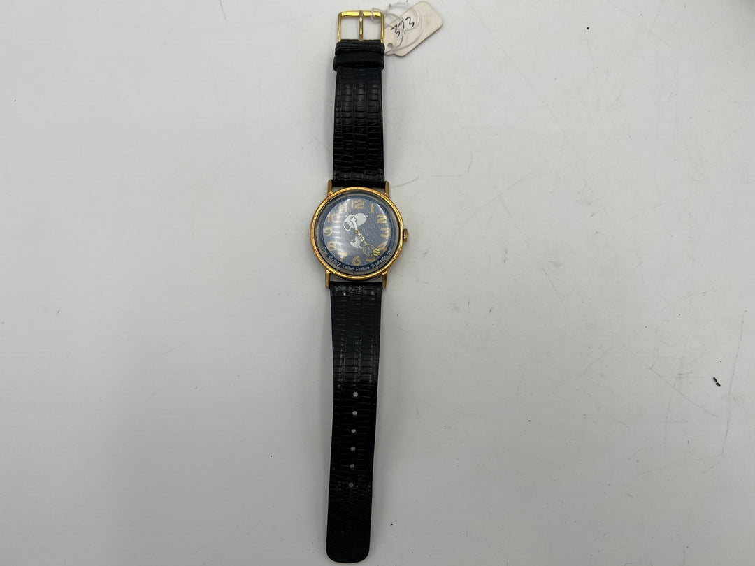 u234 Vintage Timex Snoopy Tennis Watch