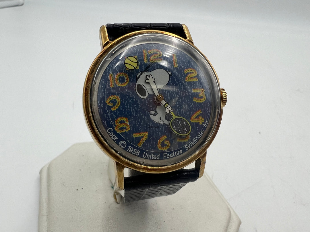 u234 Vintage Timex Snoopy Tennis Watch