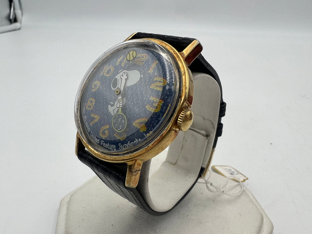 u234 Vintage Timex Snoopy Tennis Watch