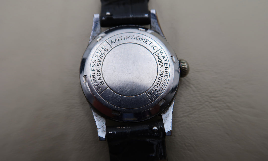p472 Vintage Agora 1940's Left Handed Men's Wrist Watch in Silver Tone