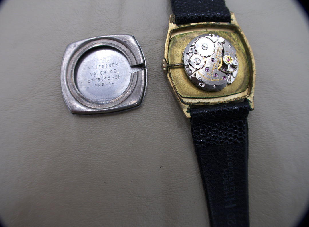 p474 Vintage Wittnauer 1970's Men's Wrist Watch in Gold and Black