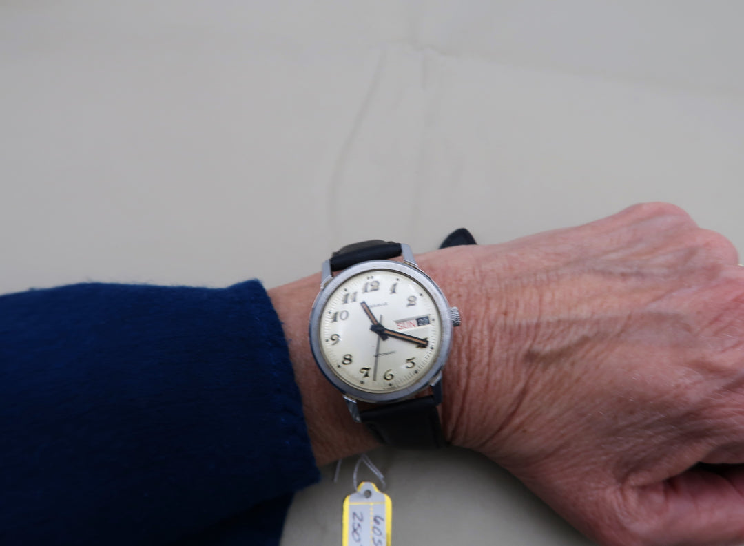 p482 Vintage 1960's Caravelle Men's Self Winding Wristwatch