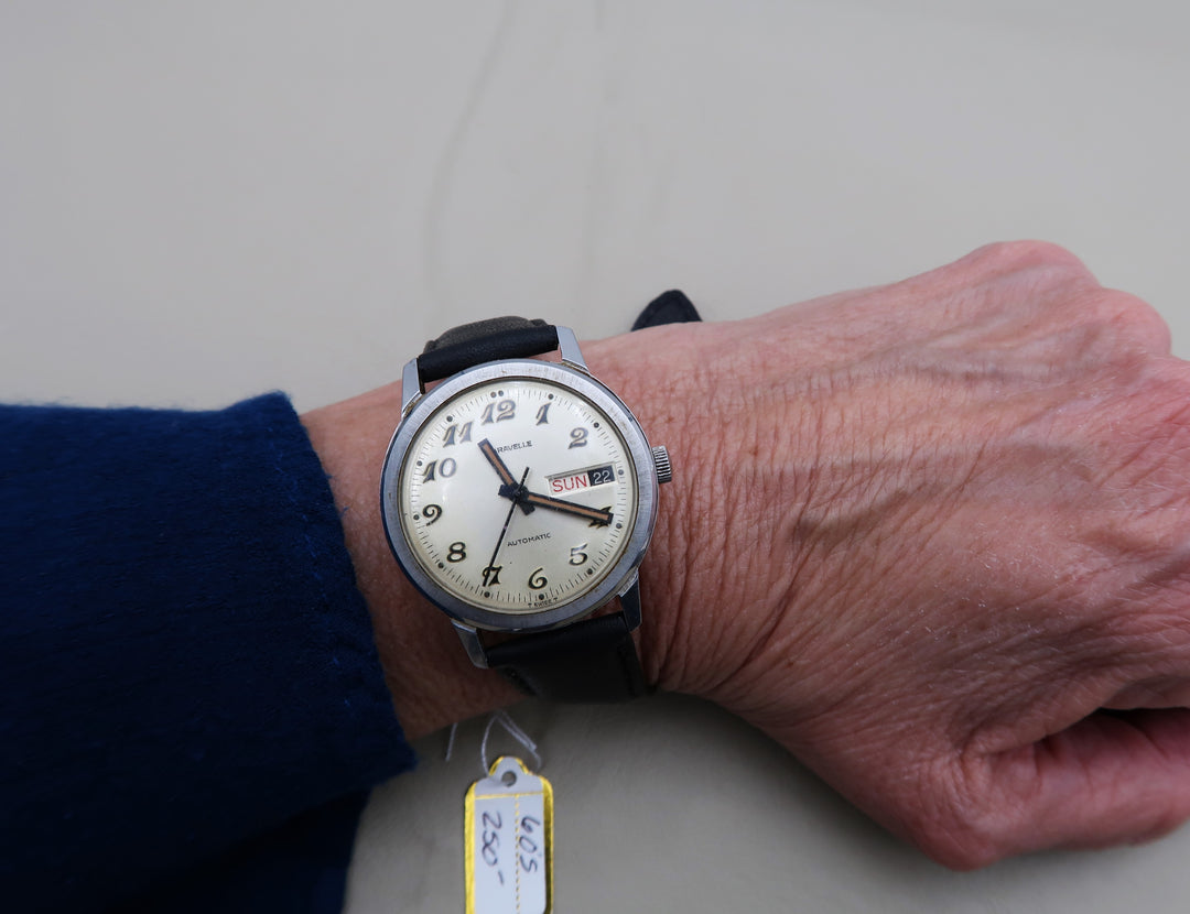 p482 Vintage 1960's Caravelle Men's Self Winding Wristwatch