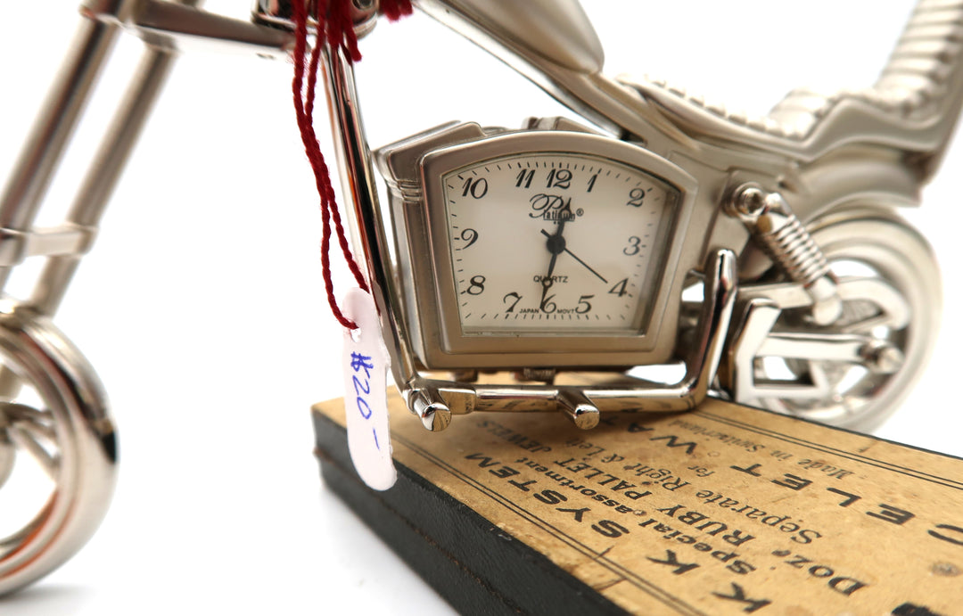 p490 Nice Silver Tone Motorcycle Miniature Quartz Clock No Stand