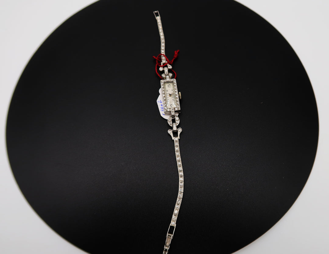 p496 Vintage 1930's Ladies Swiss Platinum Diamond watch