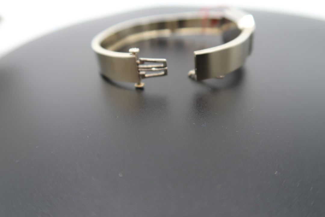 p498 Vintage Ladies 18k White Gold Diamond/ Sapphire Bangle watch