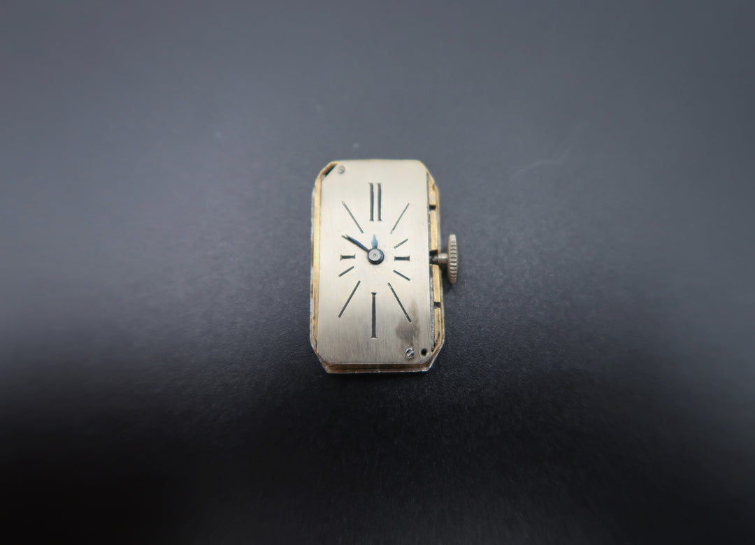 p498 Vintage Ladies 18k White Gold Diamond/ Sapphire Bangle watch