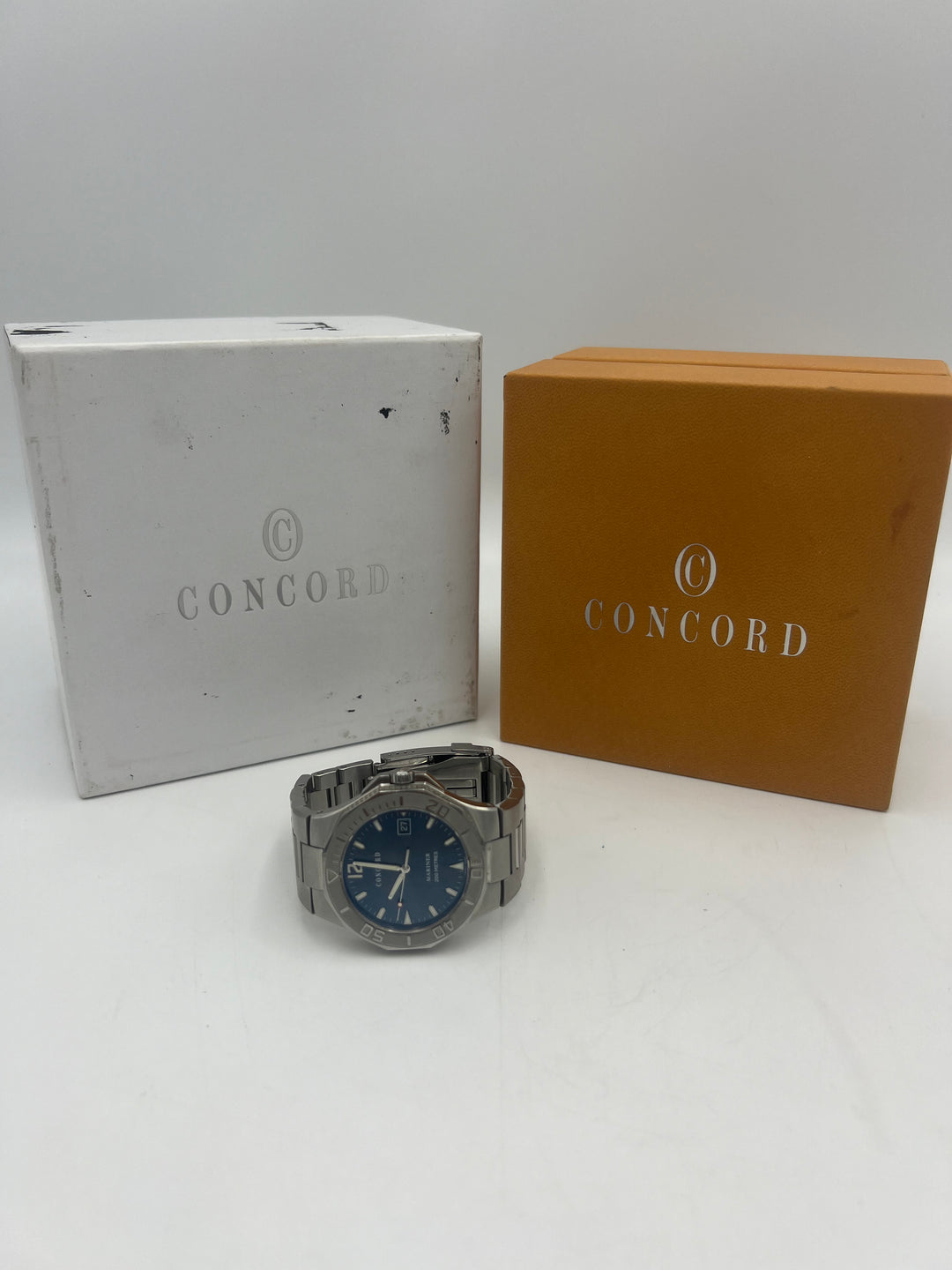 k658 Sleek Stainless Steel Unisex Concord Mariner Automatic Wristwatch