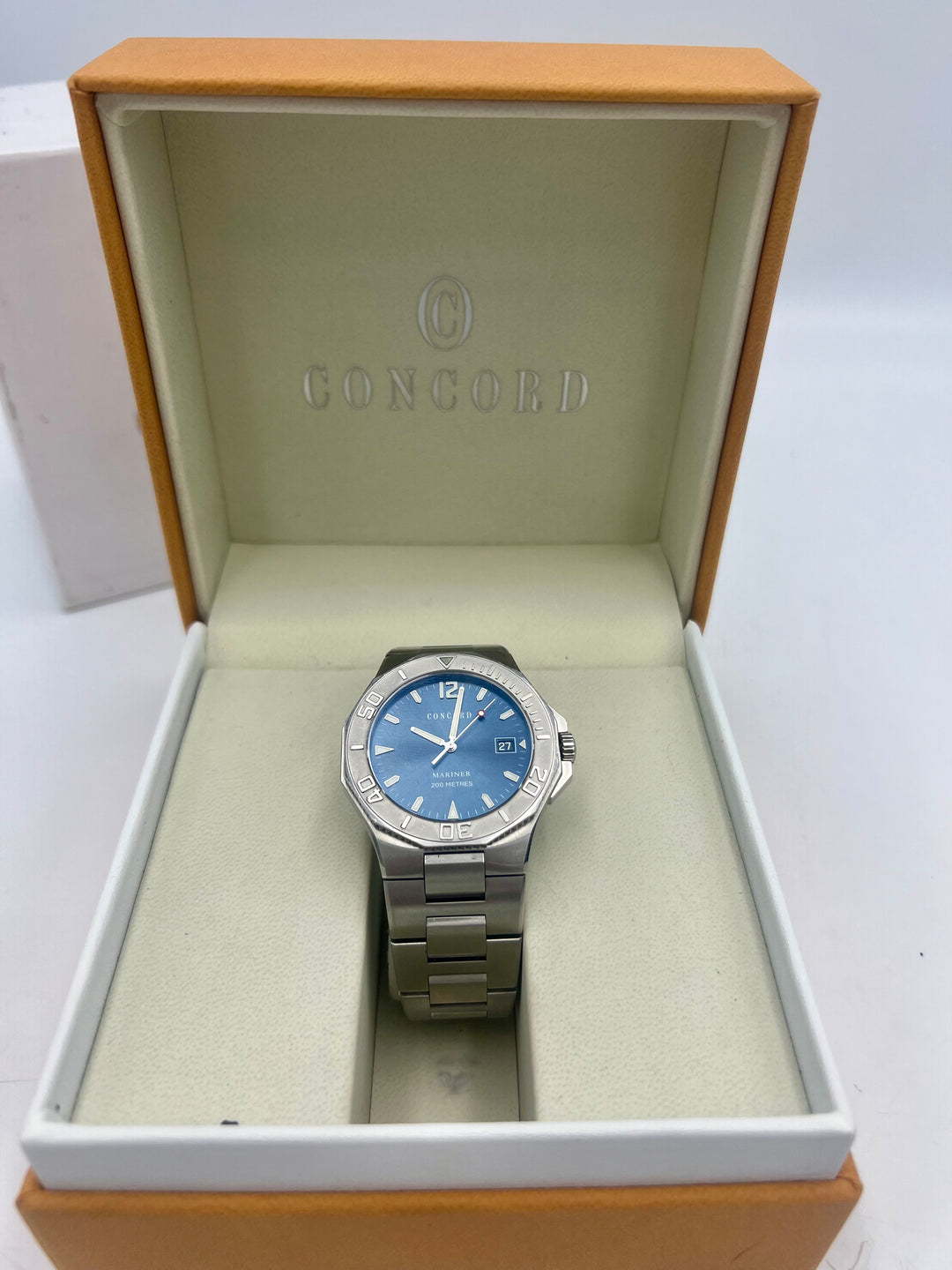 k658 Sleek Stainless Steel Unisex Concord Mariner Automatic Wristwatch