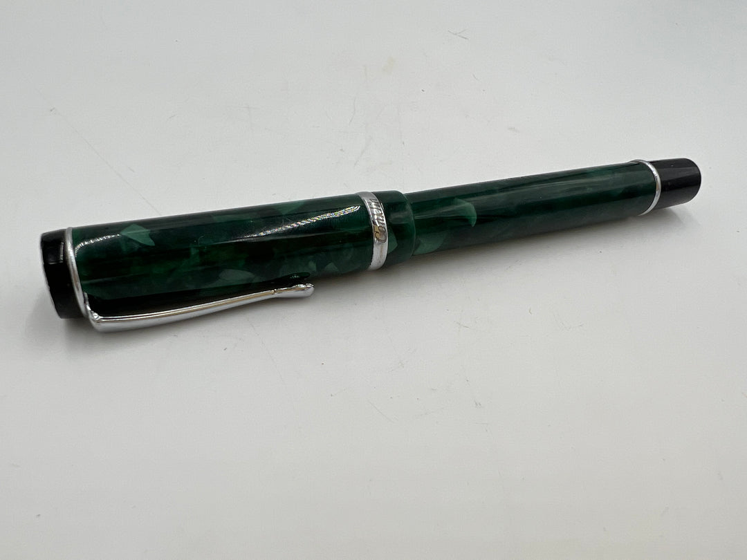 t624 Classic Conklin Green Fountain Pen
