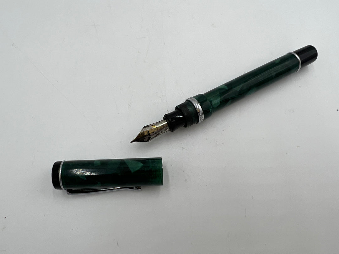 t624 Classic Conklin Green Fountain Pen