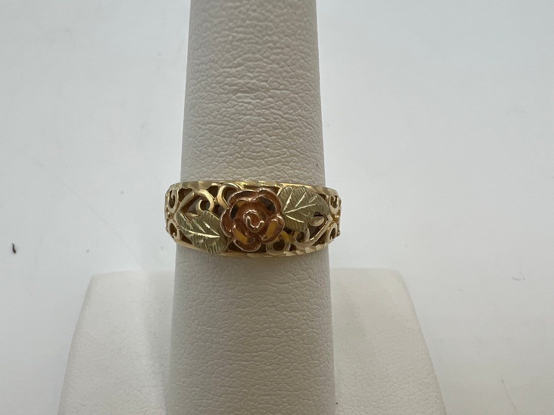 t662 Vintage 10k Yellow Rose Gold Rose Ring
