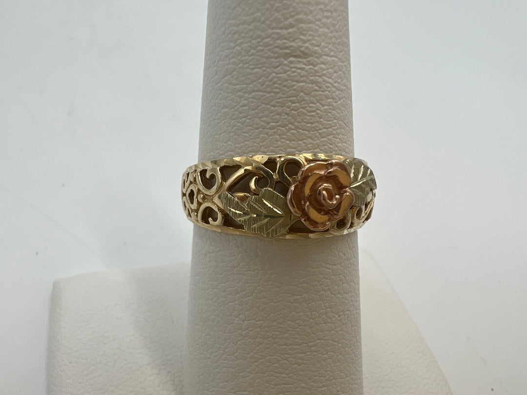 t662 Vintage 10k Yellow Rose Gold Rose Ring