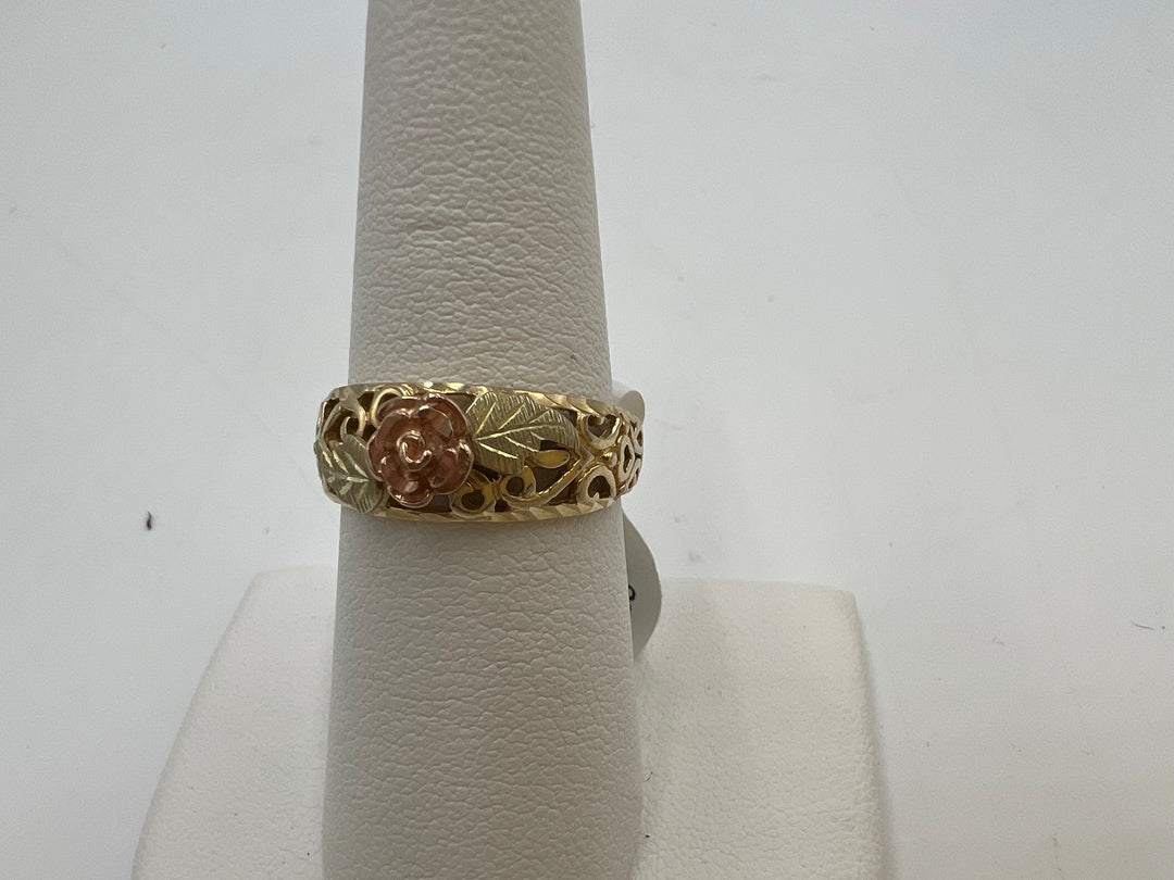 t662 Vintage 10k Yellow Rose Gold Rose Ring