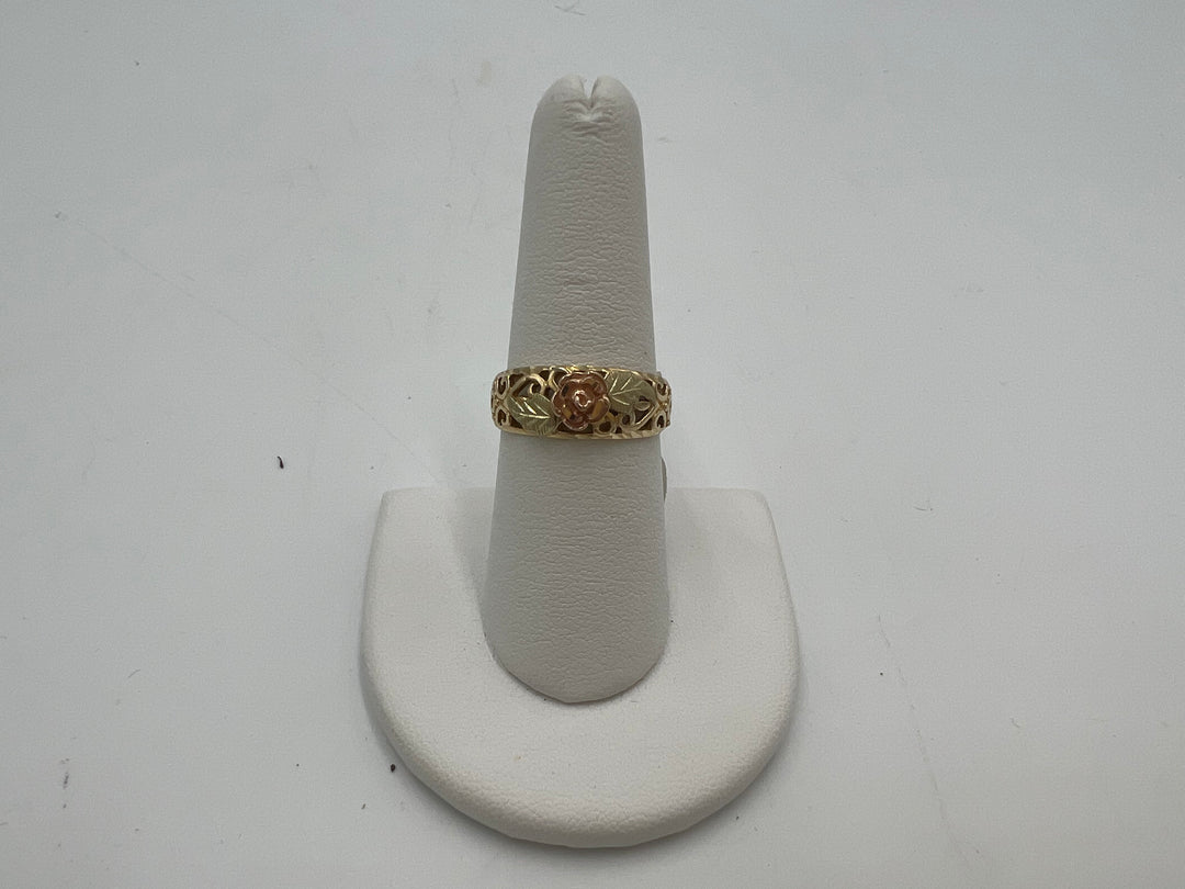 t662 Vintage 10k Yellow Rose Gold Rose Ring
