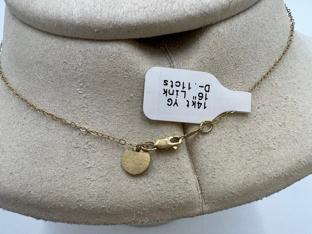 t691 14kt Gold and Diamond Star Necklace