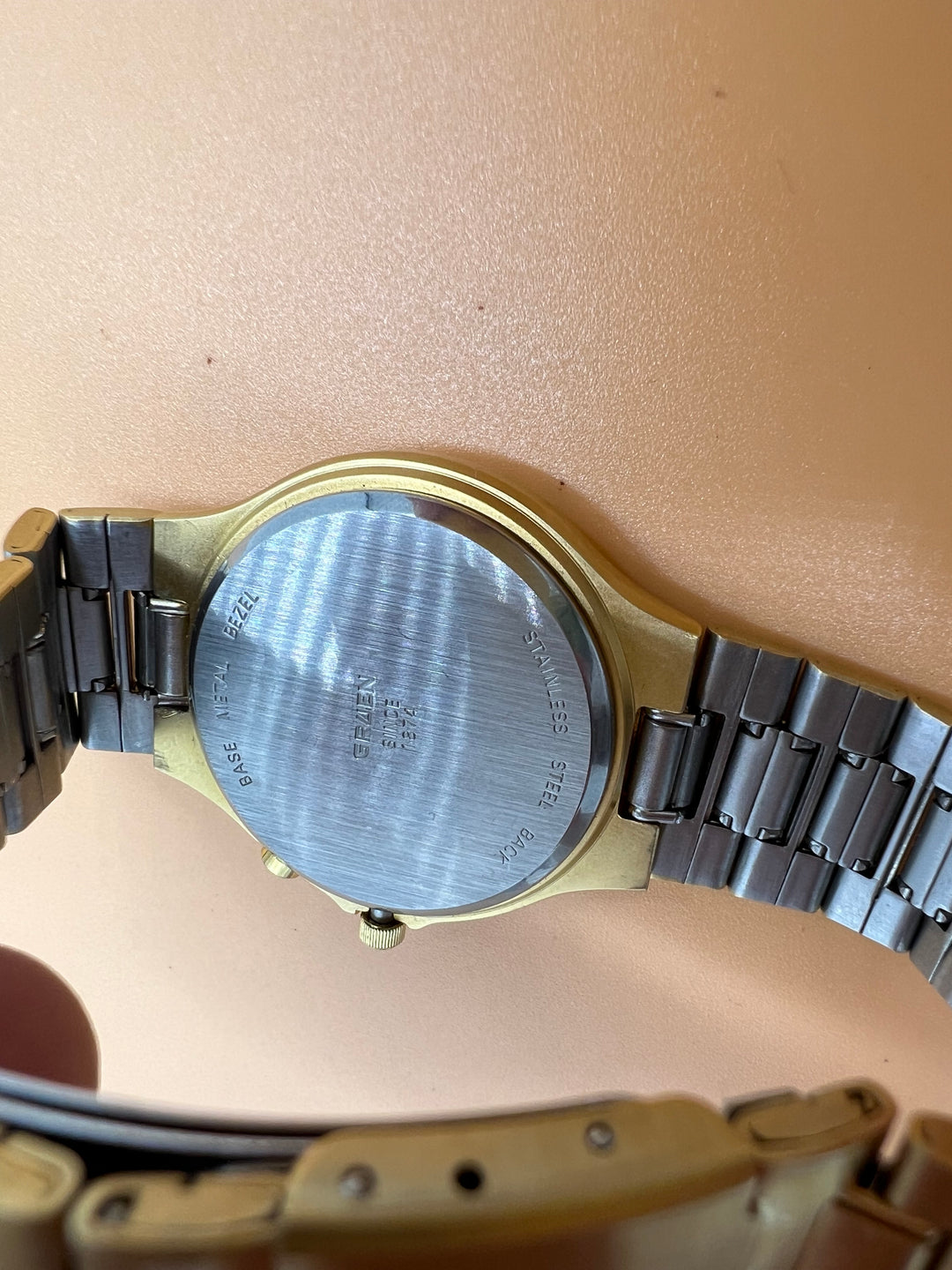 t693 Vintage Gruen Gold Tone Quartz Men's Watch