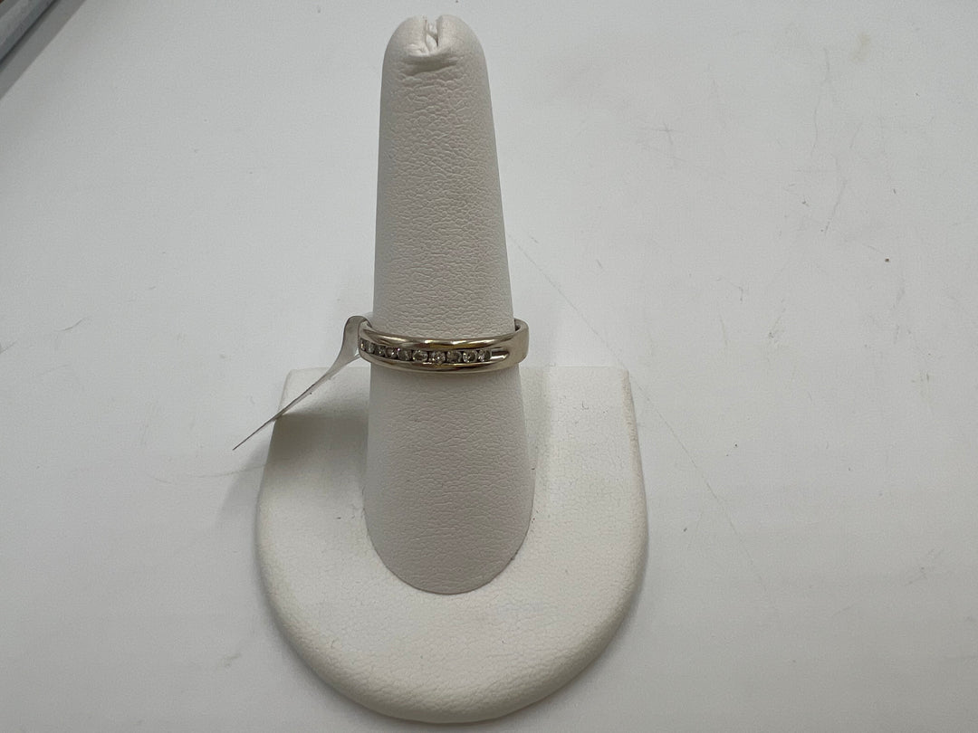 t707 Simple White Gold and Diamond Wedding Band 3mm