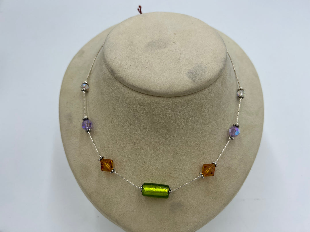 t724 Beautiful Women's Silver and Gemstone Necklace