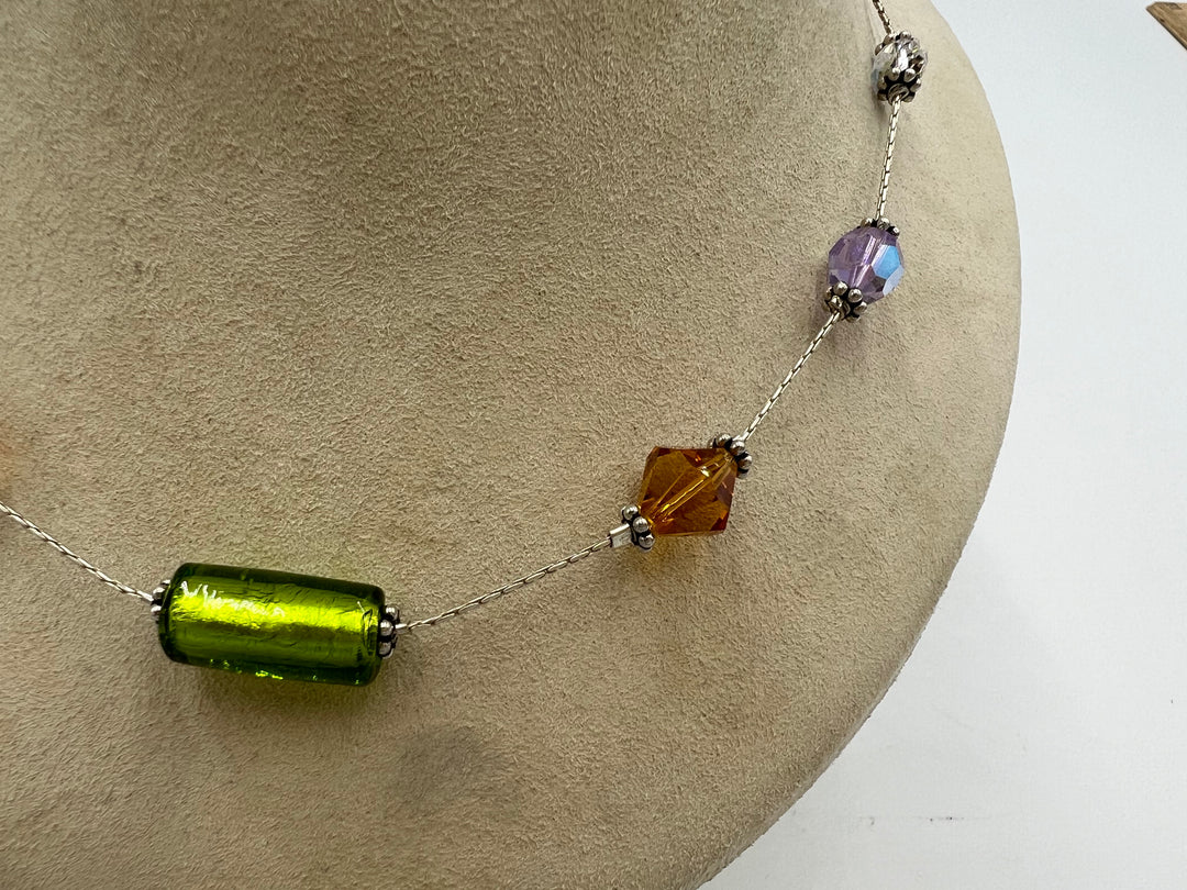 t724 Beautiful Women's Silver and Gemstone Necklace