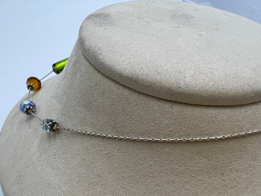 t724 Beautiful Women's Silver and Gemstone Necklace