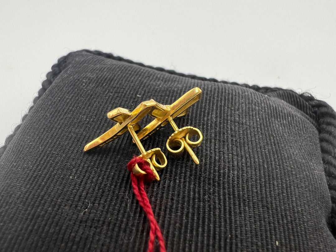 t735 Beautiful 18k Yellow Gold Graffiti X Earrings