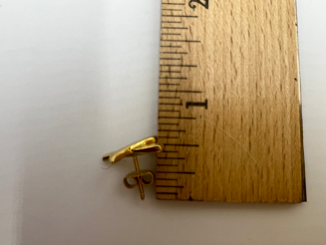 t735 Beautiful 18k Yellow Gold Graffiti X Earrings