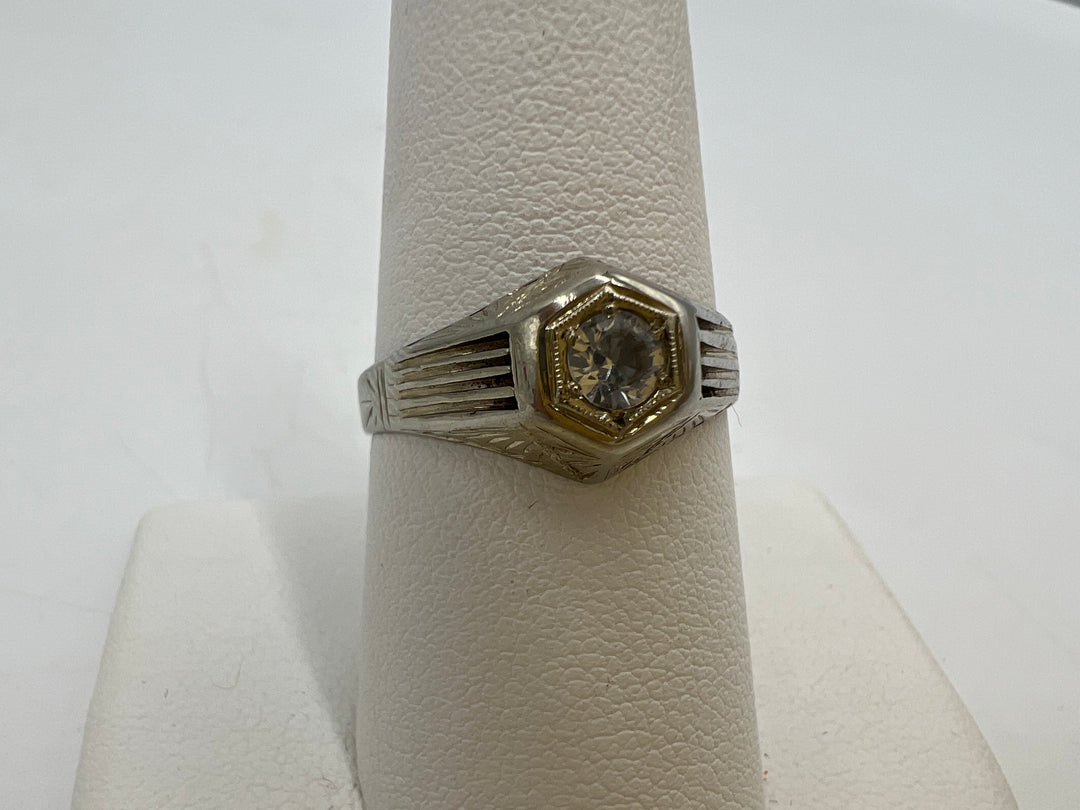 t744 Beautiful Vintage White Gold Cubic Zirconia Engagement Ring