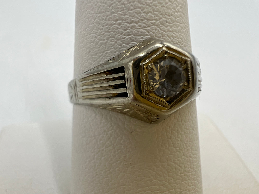 t744 Beautiful Vintage White Gold Cubic Zirconia Engagement Ring