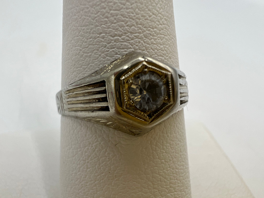 t744 Beautiful Vintage White Gold Cubic Zirconia Engagement Ring