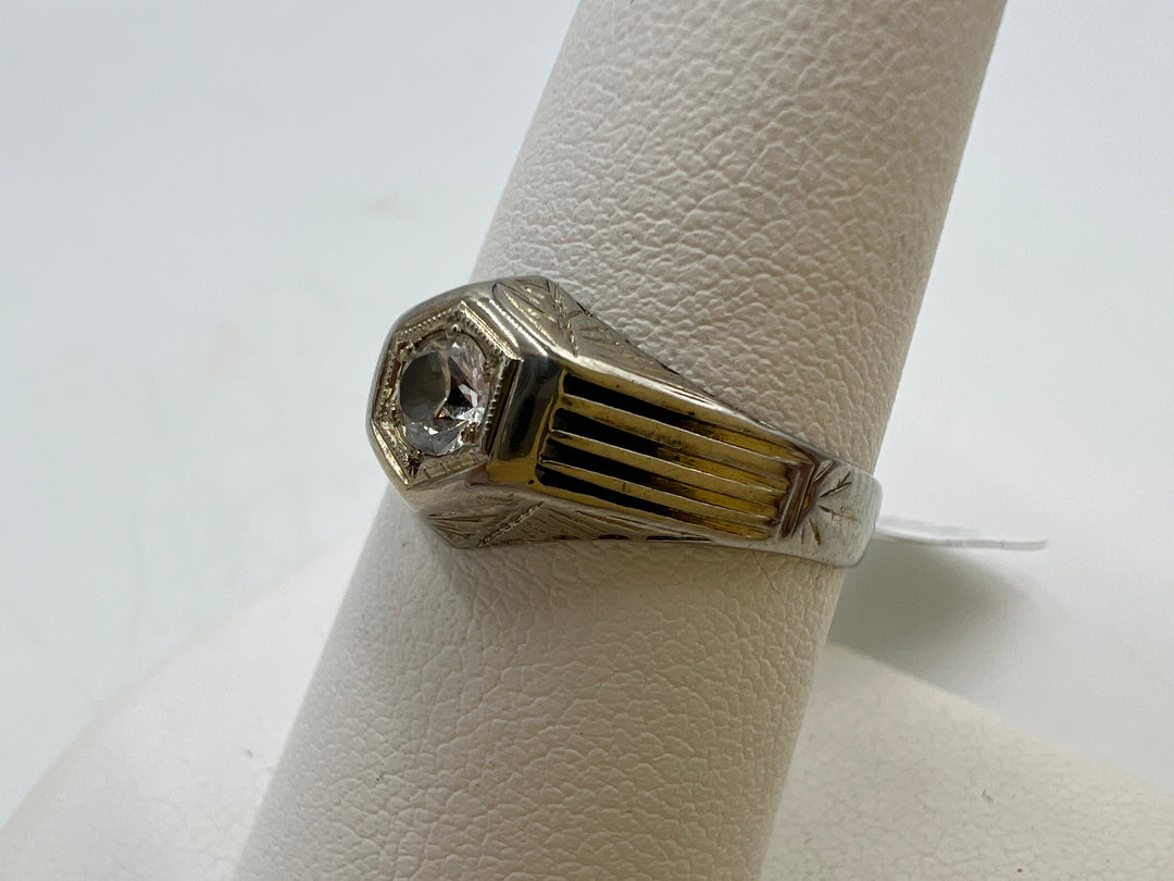 t744 Beautiful Vintage White Gold Cubic Zirconia Engagement Ring