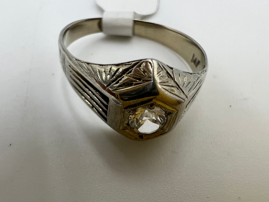 t744 Beautiful Vintage White Gold Cubic Zirconia Engagement Ring