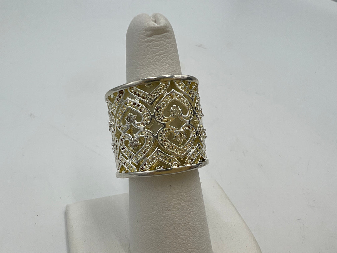 t828 Beautiful Sterling Silver Yellow Hue Statement Ring