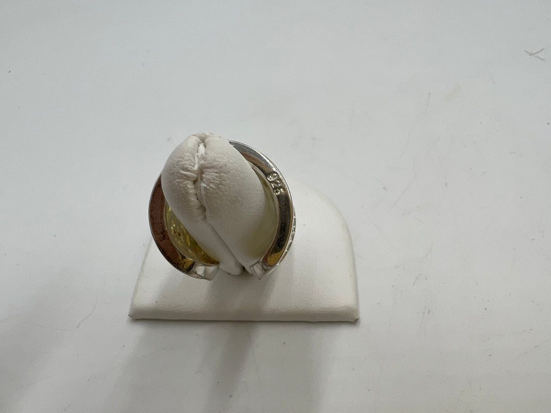 t828 Beautiful Sterling Silver Yellow Hue Statement Ring