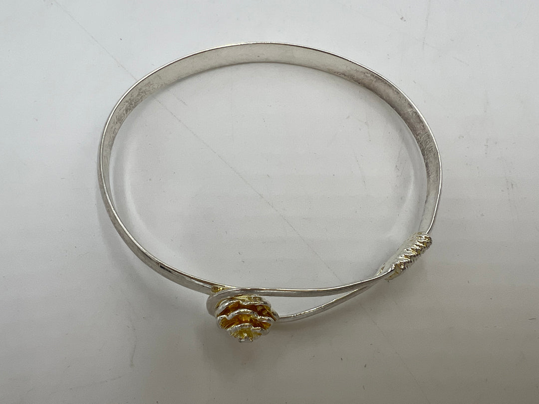 For sale: (1) t830 Beautiful Sterling Silver Flower Wrist Cuff Bracelet