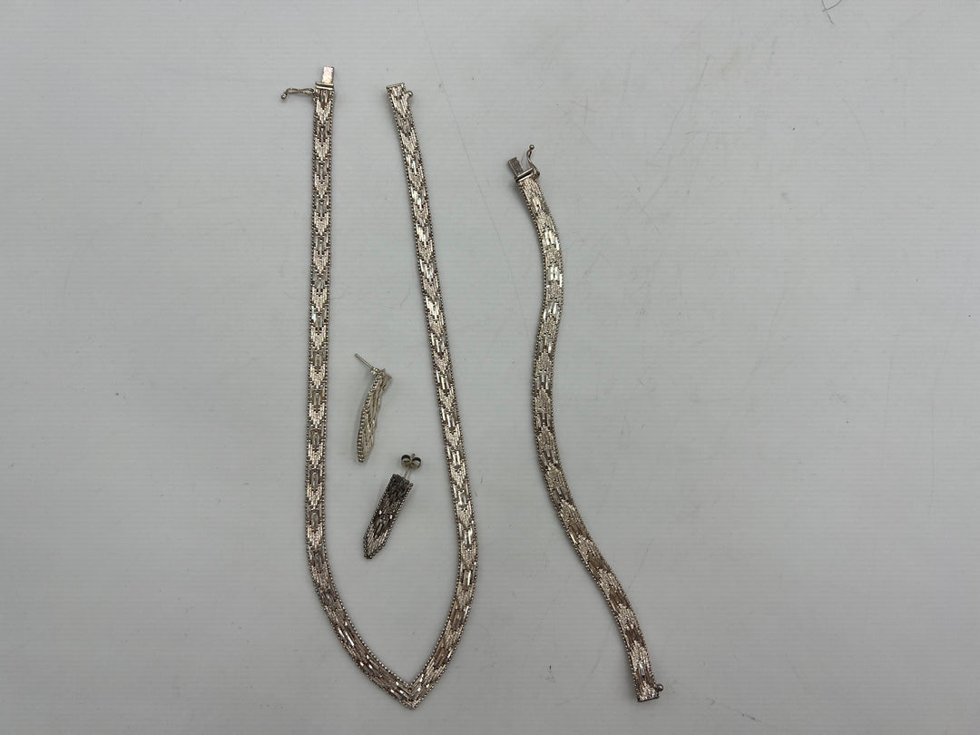 t836 Beautiful Sterling Silver Woven Chevron Chain Set