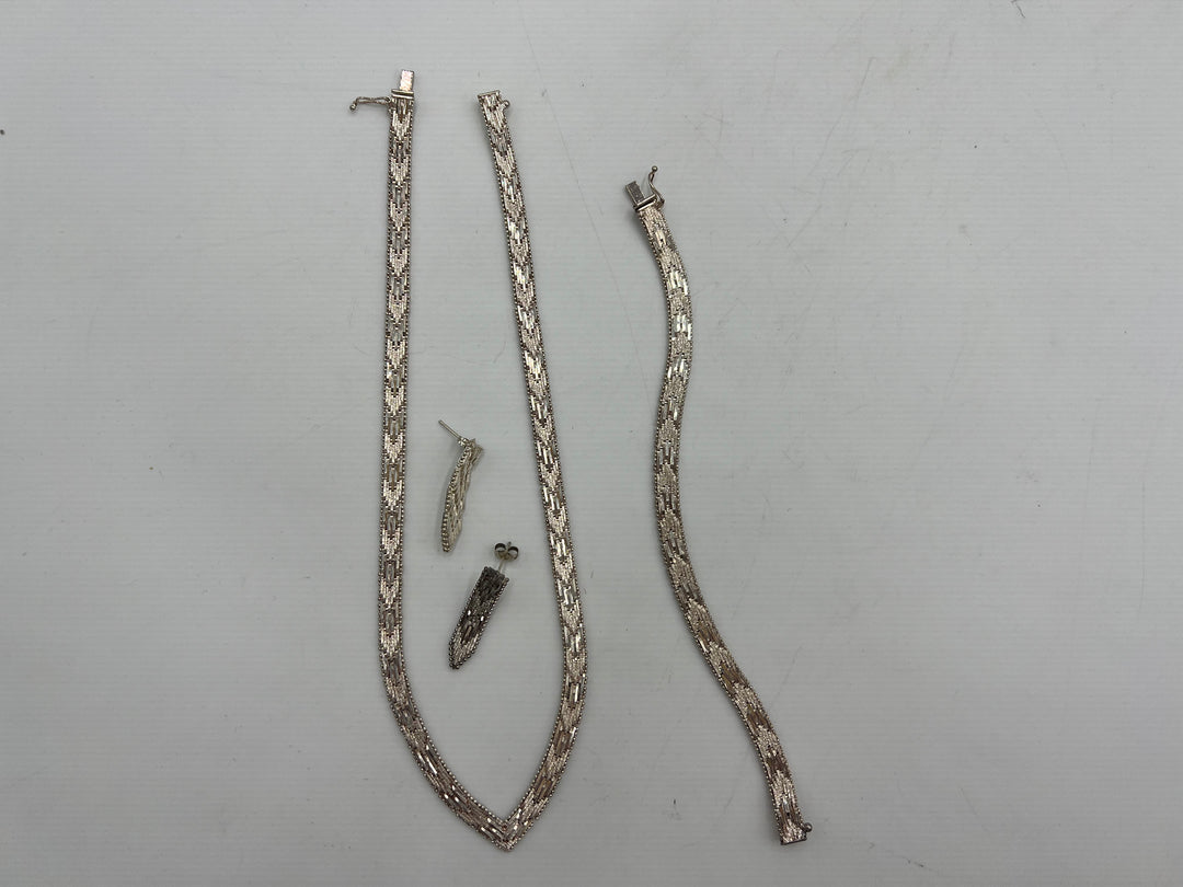 t836 Beautiful Sterling Silver Woven Chevron Chain Set