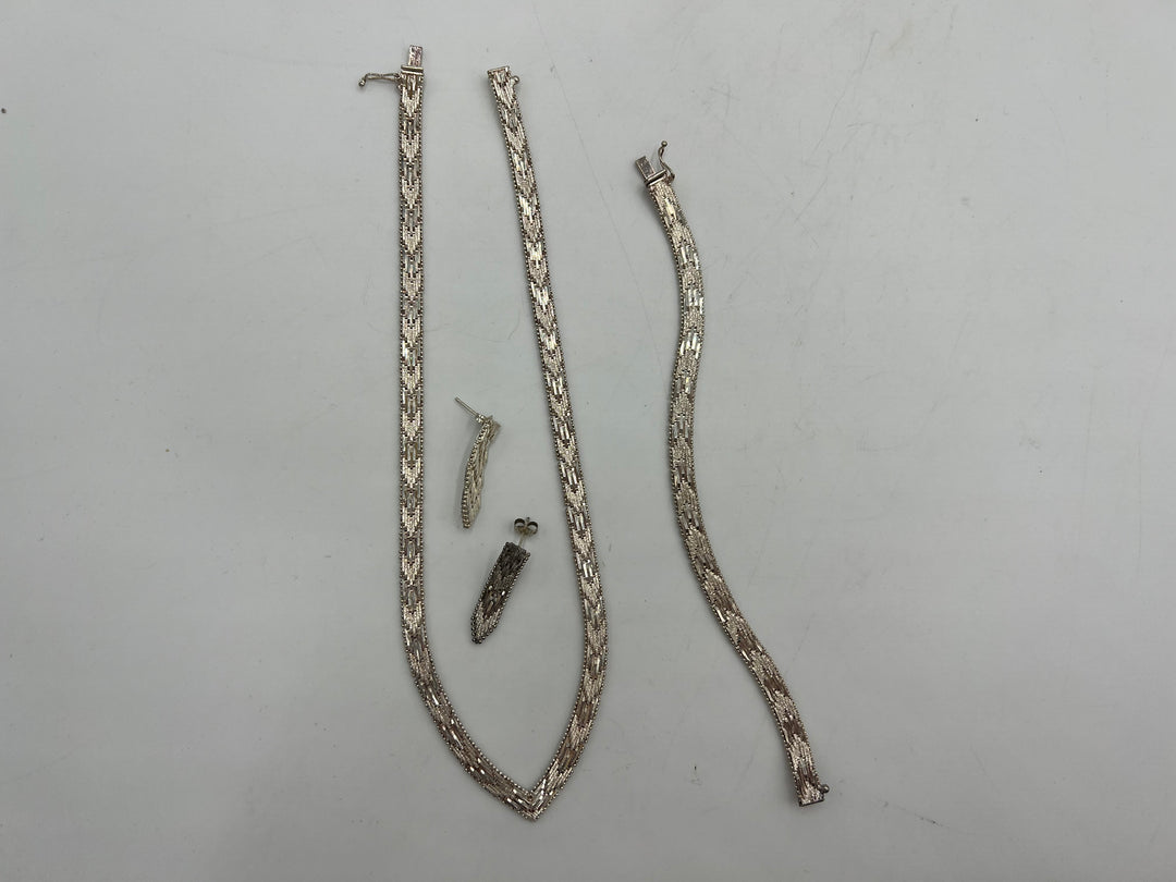 t836 Beautiful Sterling Silver Woven Chevron Chain Set