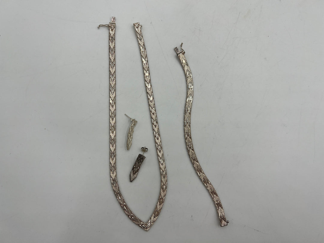 t836 Beautiful Sterling Silver Woven Chevron Chain Set