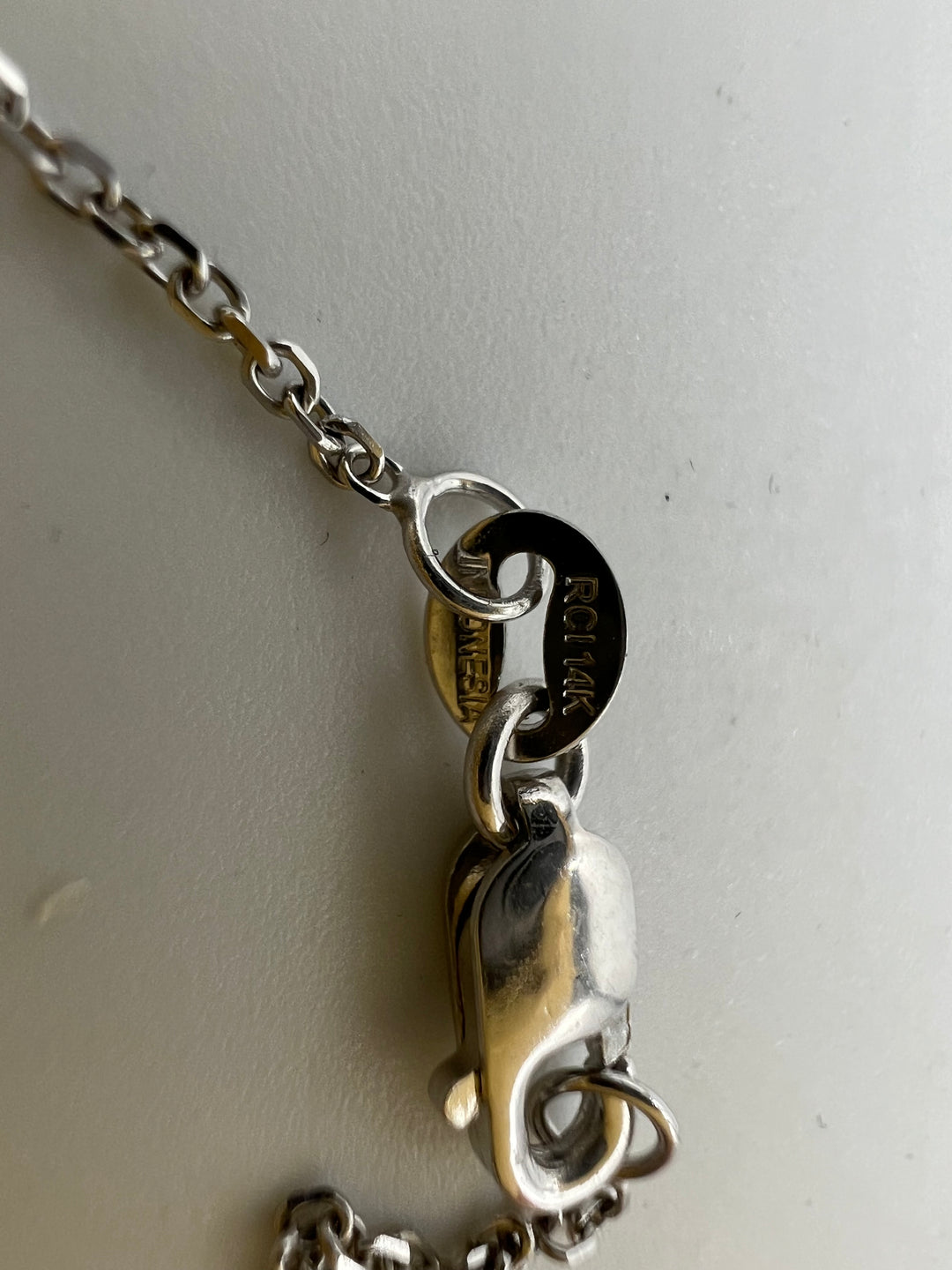 t839 Beautiful White Gold Link Chain Blue Stone Pendant Necklace