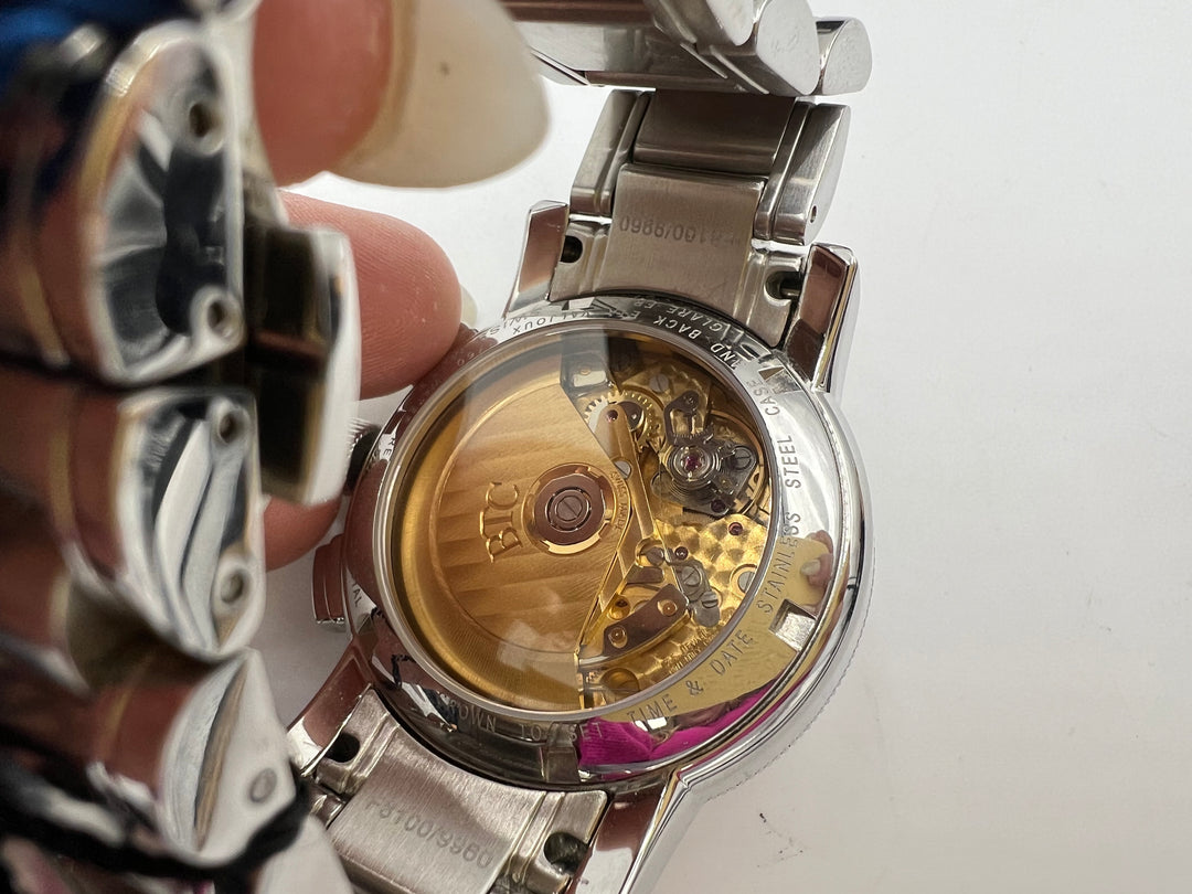 t848 Beautiful Stauer Sapphire Crystal Men's Wrist Watch