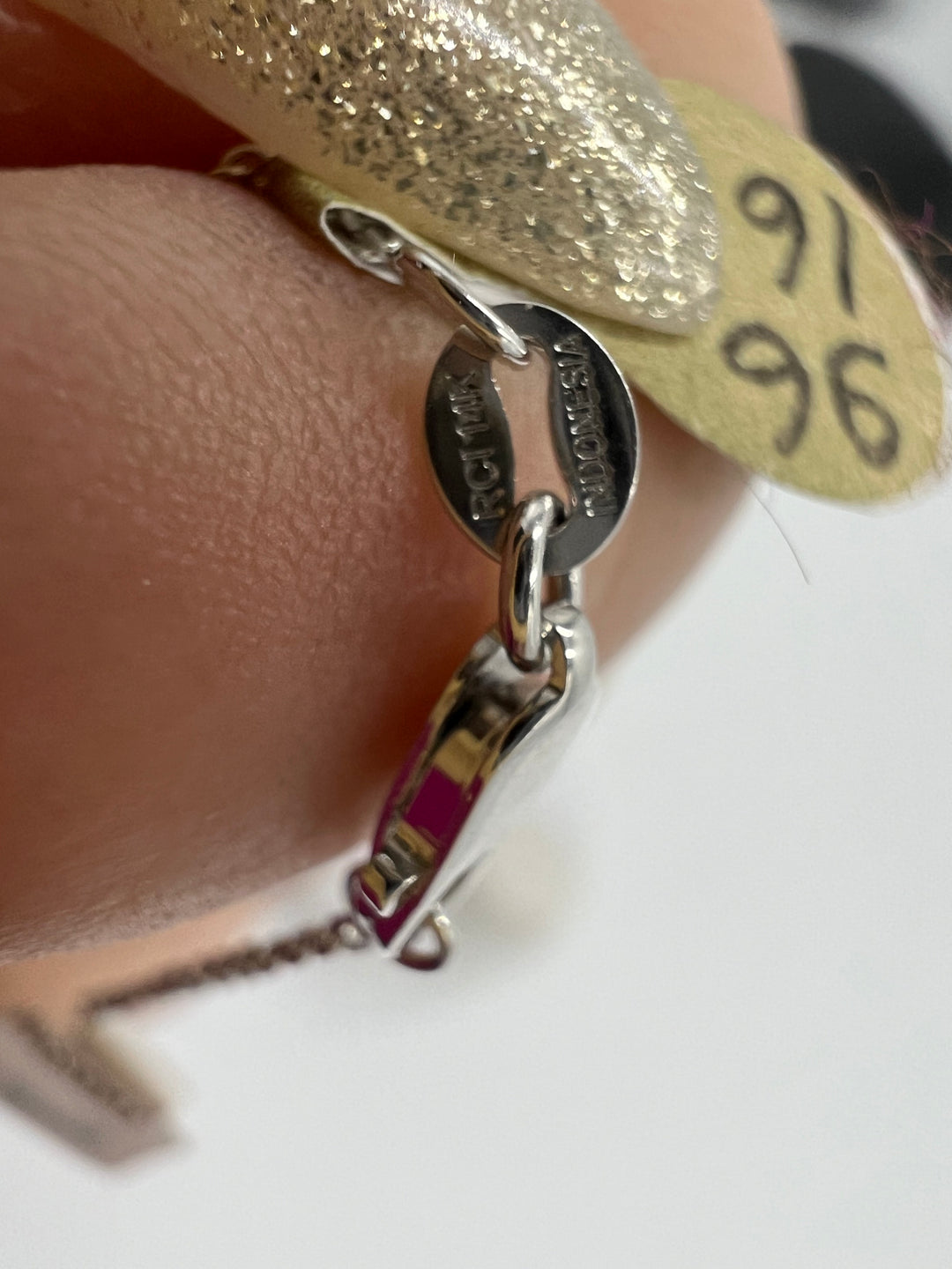 t852 Unique Ladies White Gold & Garnet Link Chain Necklace