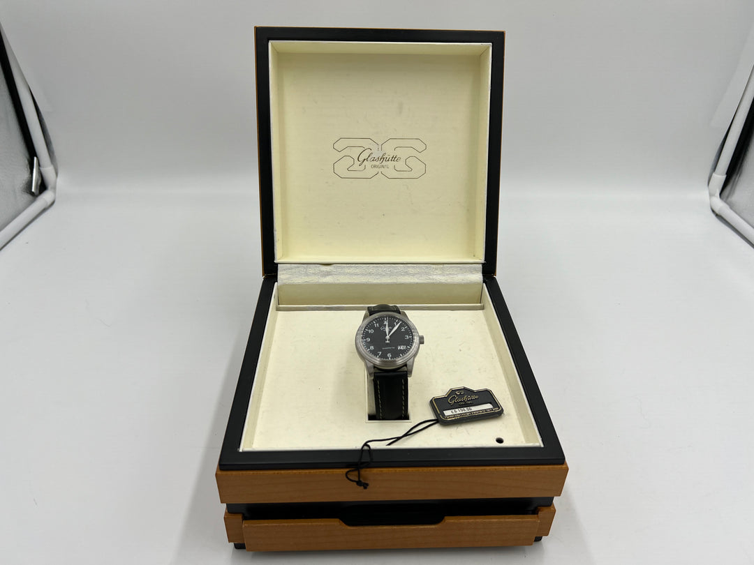 t876 Glashutte Original Senator Navigator Panorama Date Wrist Watch