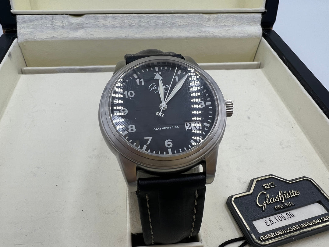 t876 Glashutte Original Senator Navigator Panorama Date Wrist Watch