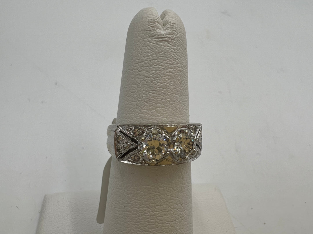 t884 Beautiful 14kt White Gold Diamond Wedding Band