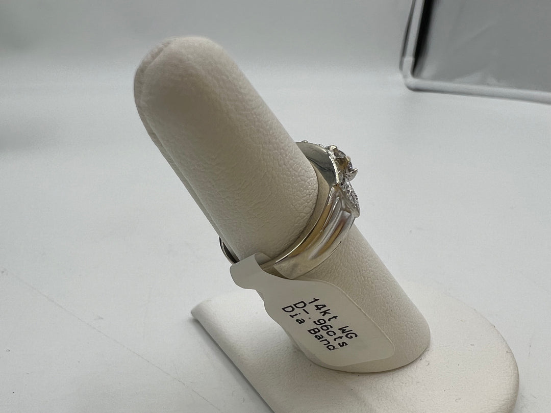 t884 Beautiful 14kt White Gold Diamond Wedding Band