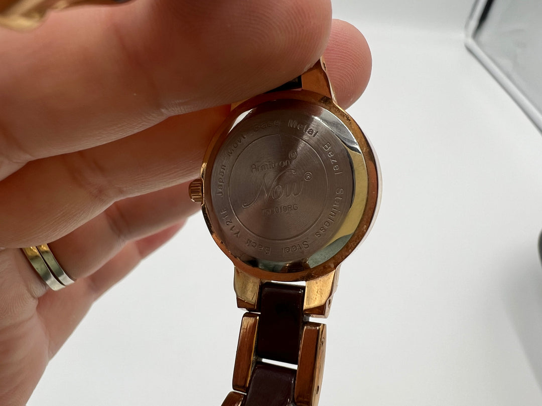 t904 Beautiful Armitron Now Ceramic Quartz Ladies Watch