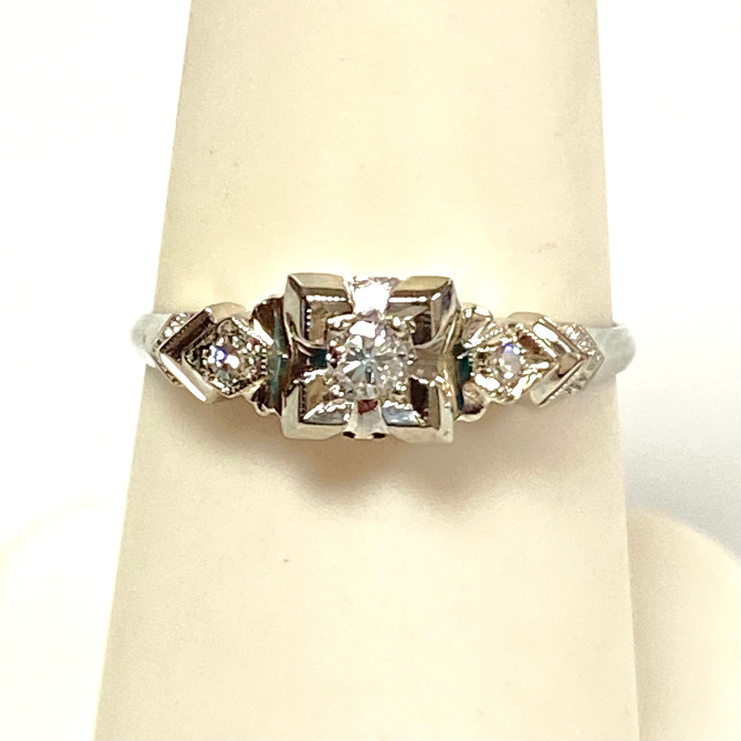 v250 Vintage 14K White Gold .15cts Diamond Stone Engagement Ring Size 7