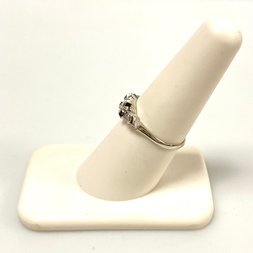 v250 Vintage 14K White Gold .15cts Diamond Stone Engagement Ring Size 7